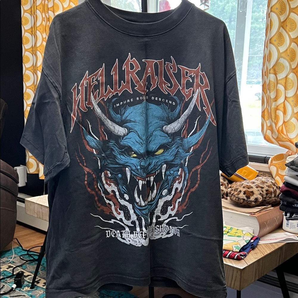 Like new Pacsun Hellraiser Graphic T-Shirt
